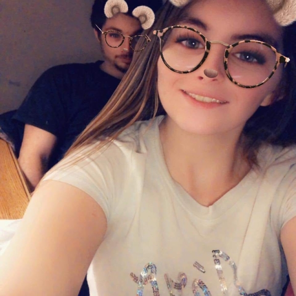 Meet your Posher, Amy - Picture 1 of 1